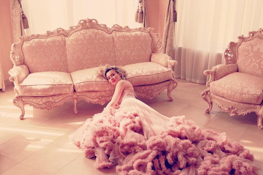 Победительница шоу Аллы Пугачевой Сара Окс рассказала о российском шоу-бизнесе и работе в Голливуде