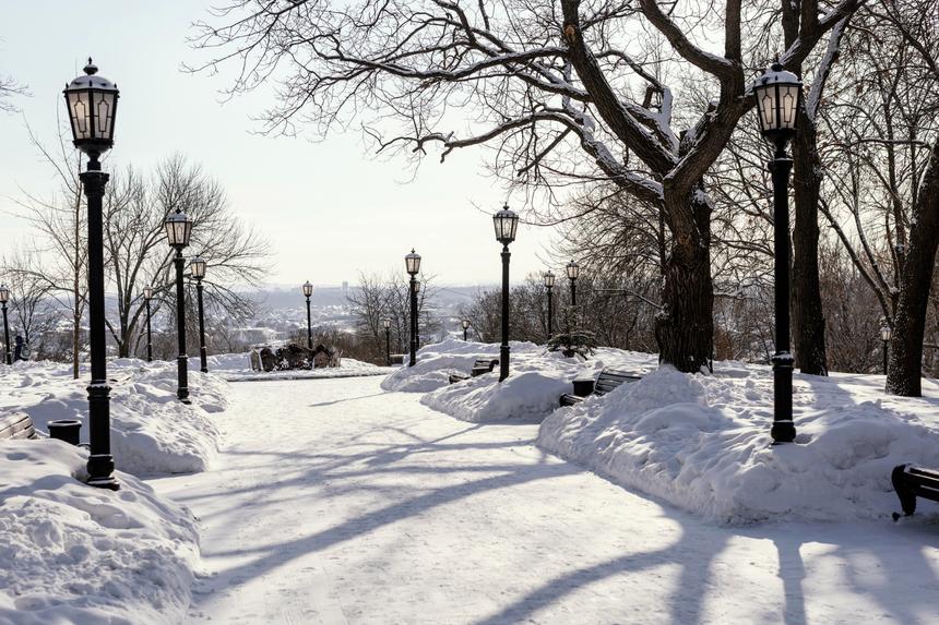 В Москве пятилетняя девочка ночью ушла из дома искать мать, отмечавшую развод
