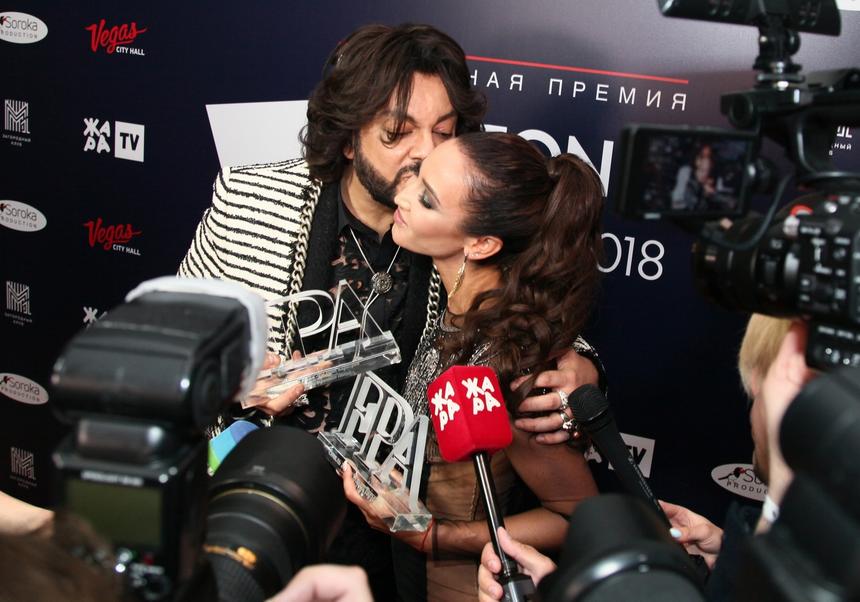 37-летняя Ольга Бузова пообещала бесплатно выйти замуж за Филиппа Киркорова