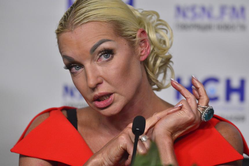 Балерина Анастасия Волочкова отреагировала на желание людей нажиться на ее имени