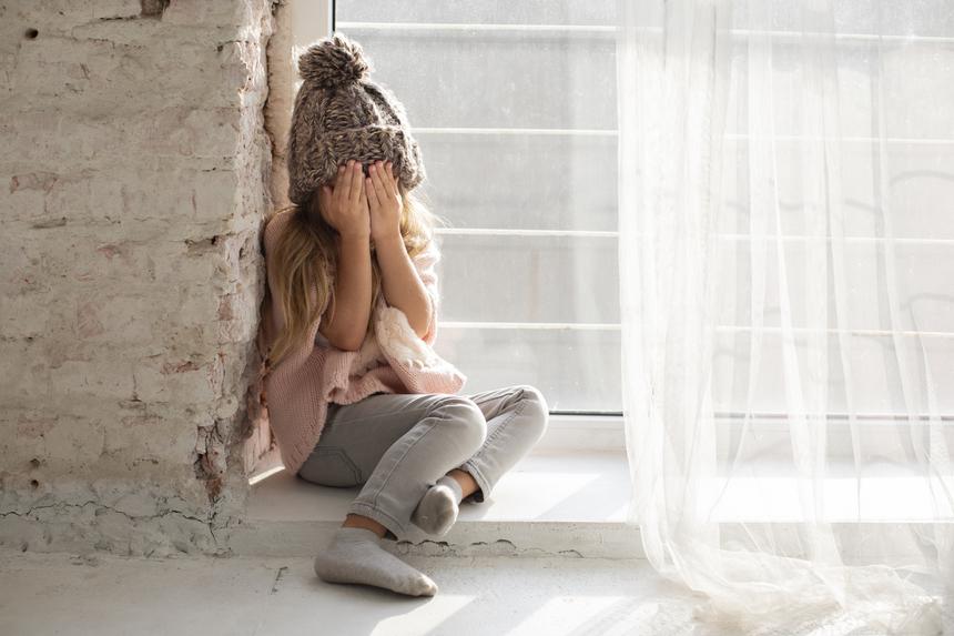 На Урале воспитатель в детском саду вывихнула руку трехлетней девочке