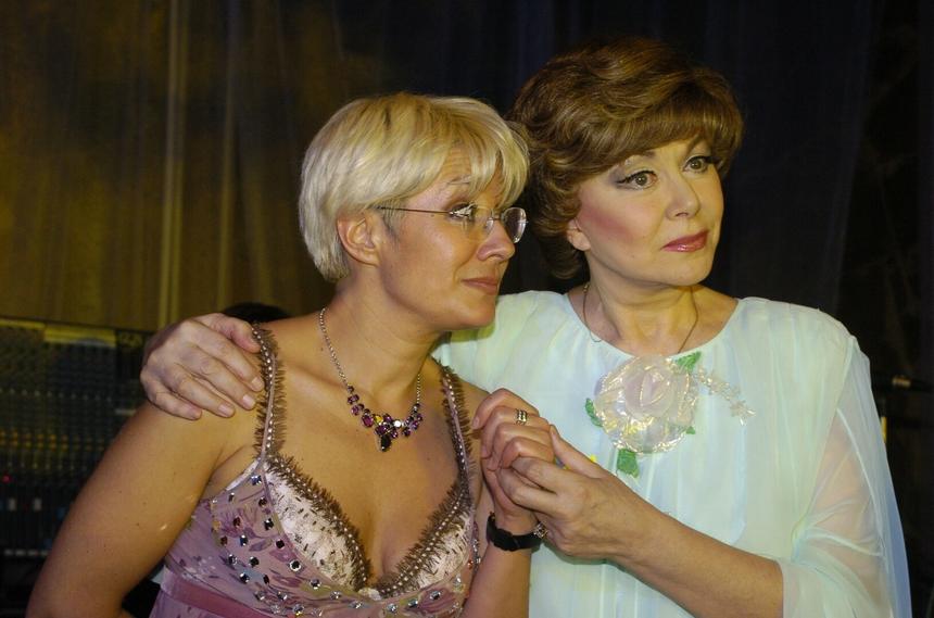 «Езжу к ней раз в месяц»: дочь Эдиты Пьехи рассказала о самочувствии 86-летней певицы