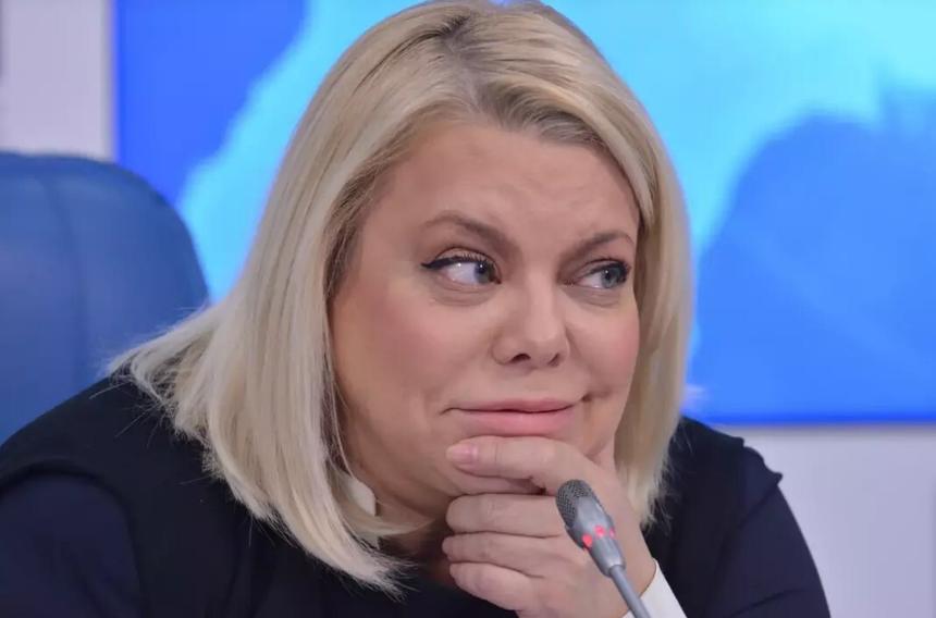 Сын Яны Поплавской рассказал, что мать не помогала ему с протекцией