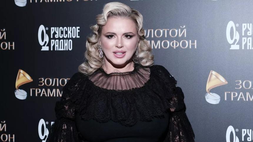 Раскрыт секрет молодости 43-летней певицы Анны Семенович