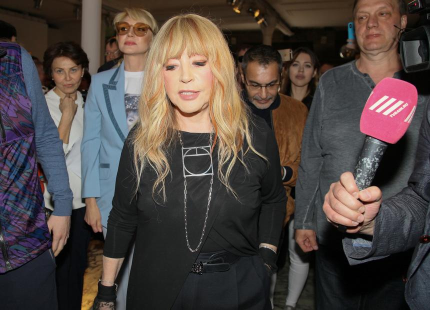 Актер Сергей Никоненко рекомендовал Алле Пугачевой обратиться к народу США