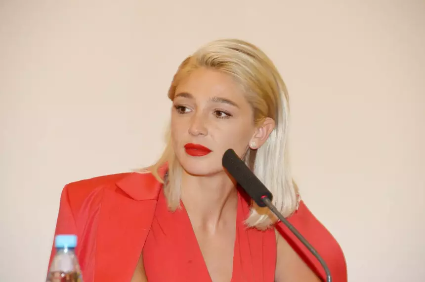 Блогер Настя Ивлеева в слезах заявила о прилюдной казни и попросила второй шанс