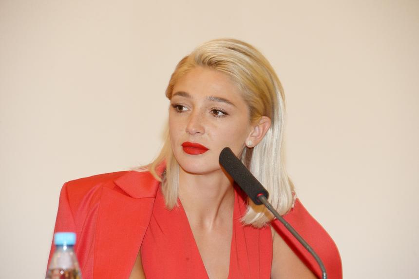 Почему звезды согласились принять участие в «голой» вечеринке Насти Ивлеевой: мнение психолога