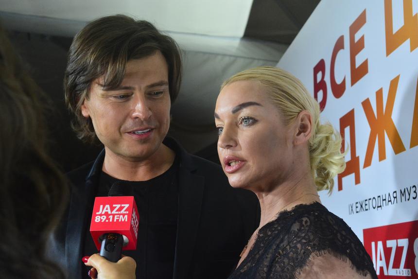 «Берегите своих близких»: Волочкова и Шаляпин приехали в хоспис накануне Нового года