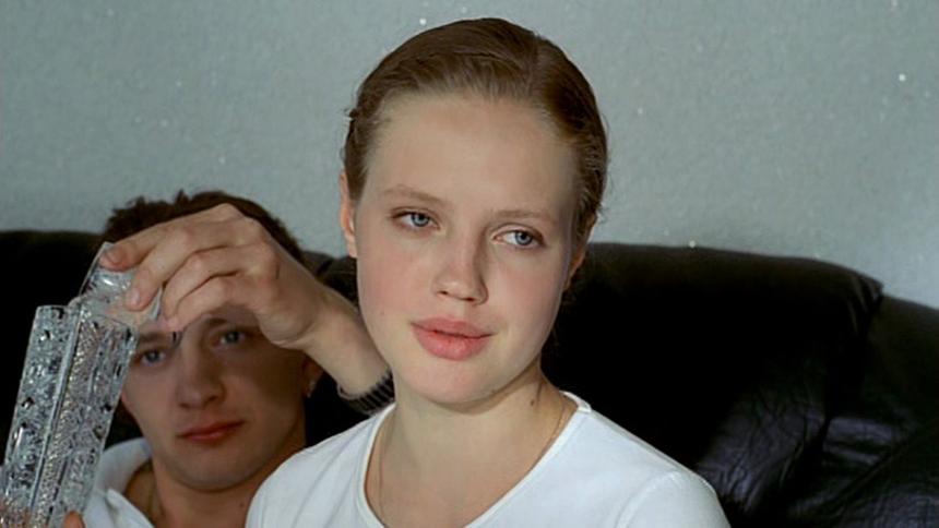 Чем сейчас занимается актриса из фильма «Ворошиловский стрелок» Анна Синякина