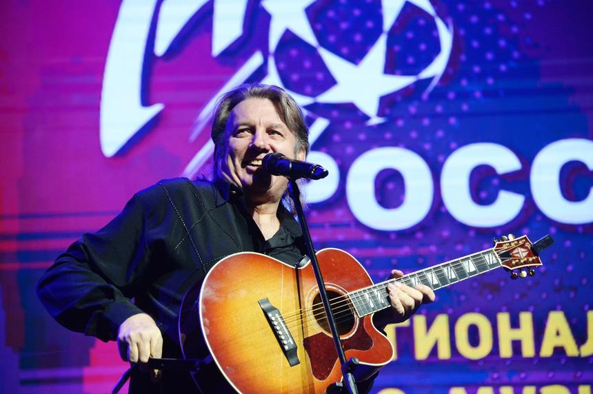 Юрий Лоза объяснил, зачем телепродюсеры тащат «серую массу» в музыкальные шоу