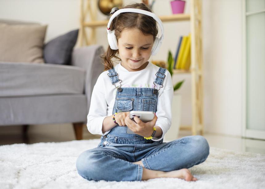 Ребенок перевел аферистам больше 200 тысяч рублей с карты отца в надежде получить игровую валюту