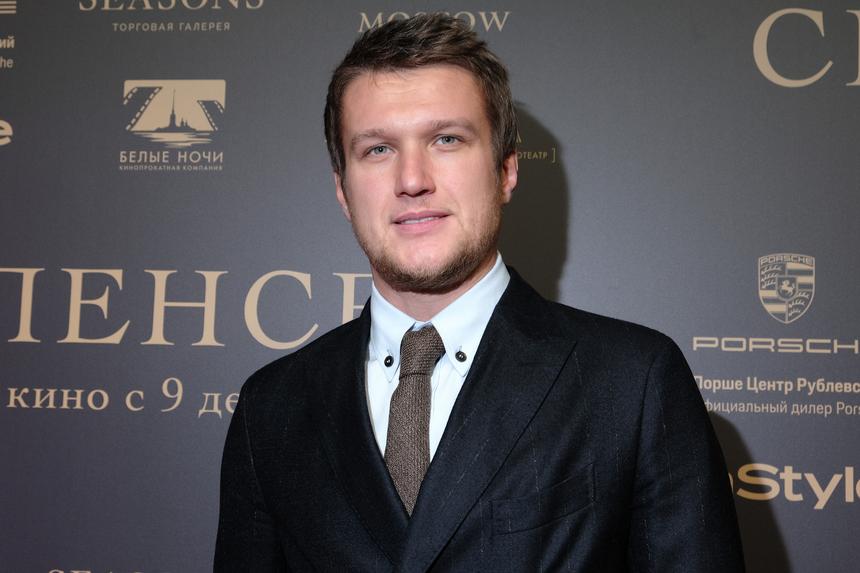 Попавшийся с наркотиками актер Анатолий Руденко отправится на гастроли с театром