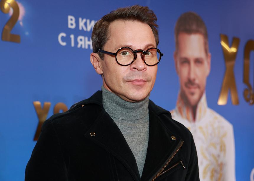 Актер Павел Деревянко рассказал, как 8 дней лежал в гробу на съемках фильма «Конец славы»