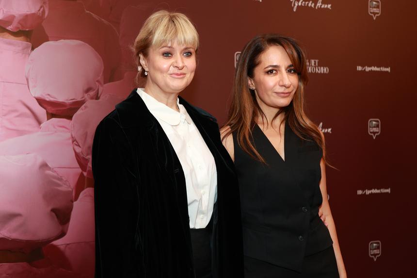 «Мне хочется извиняться»: снявшаяся обнаженной Михалкова получила «Золотого орла» и пошутила про «голую» вечеринку