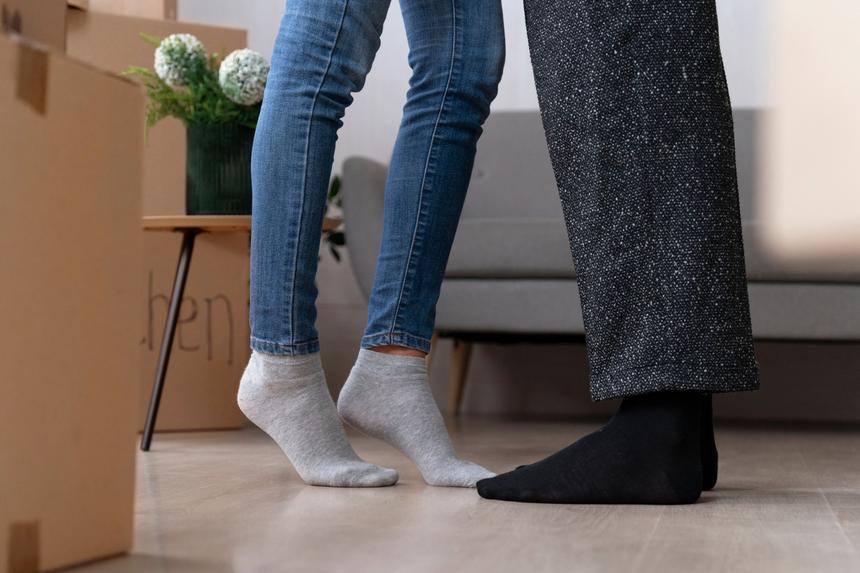 Ни один из родителей не проснулся: судимый мужчина надругался над дочерью родственников после застолья