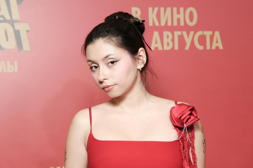 Спортсмен Сергей Улегин предложил запретить выступление певицы Доры в Саратове