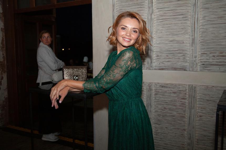 «У Жени есть семья в Беларуси»: муж оставил актрису Ольгу Кузьмину спустя несколько месяцев после родов