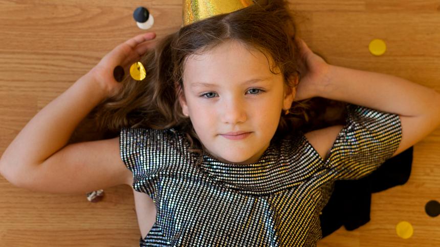 Родившая в 14 лет девушка из Железногорска начала продавать голые фото дочери