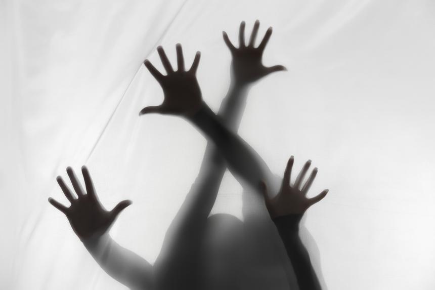 «Смысл его жизни — уничтожить меня и ребенка»: история россиянки, чью дочь экс-муж угрожает пустить на фарш