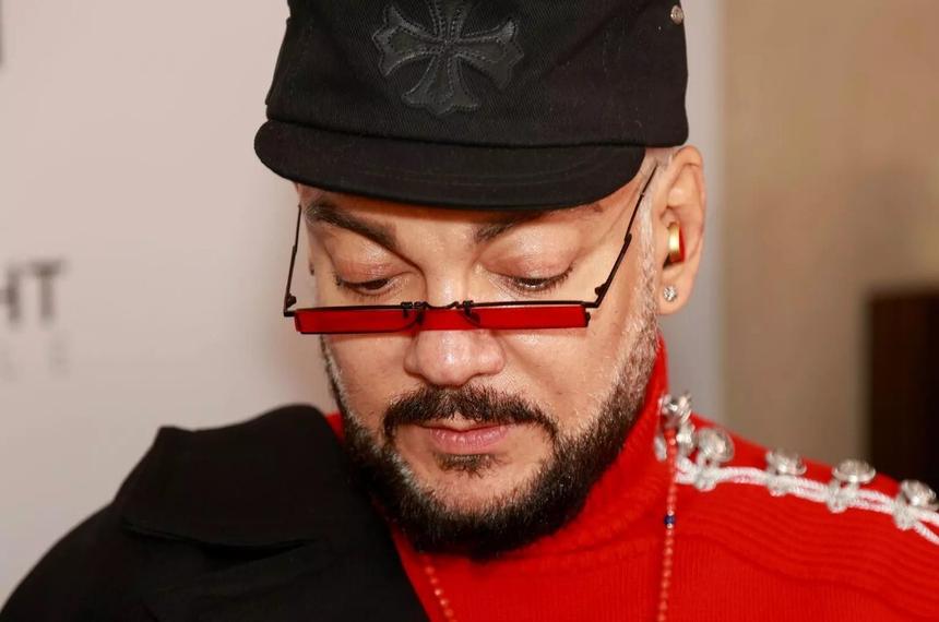 Филипп Киркоров показал разрушенный ДК «Шахтер» в Горловке, где он выступал