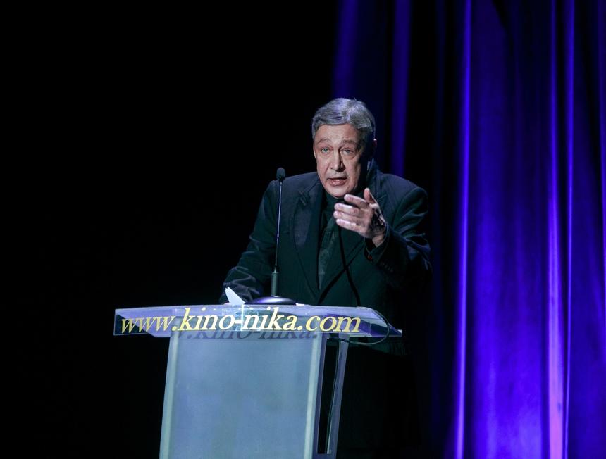 «Чьи-то очередные выдумки»: адвокат заявил, что семья погибшего не получала писем от Михаила Ефремова