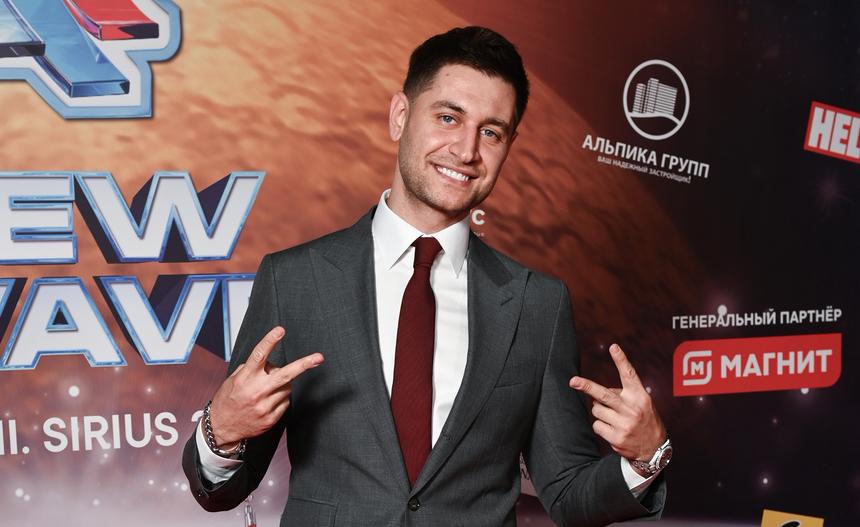 Бывший жених Ольги Бузовой Дава показал новые кадры с возлюбленной: кто она