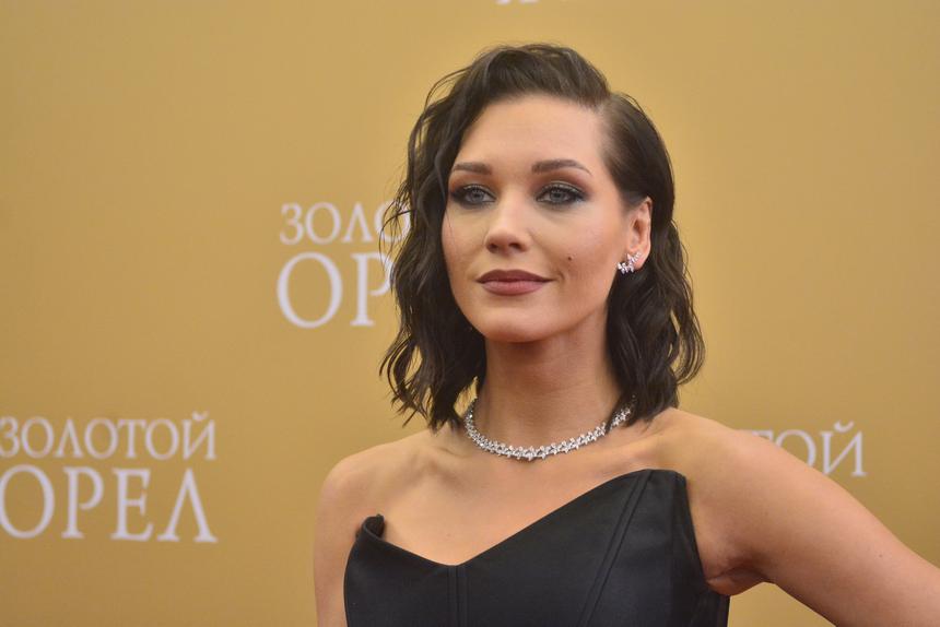 «Можно остаться и без волос»: звездный стилист Данилов оценил новое преображение Кристины Асмус