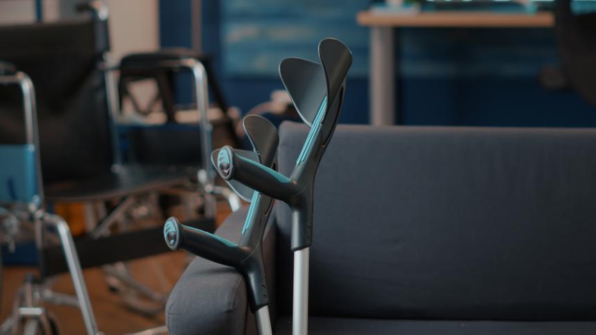 Избили костылем: на внучку итальянского диктатора Муссолини напали на улице