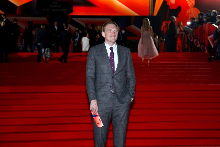 Старт новой карьеры: сбежавший из России Бурковский сыграл главную роль в спектакле в США