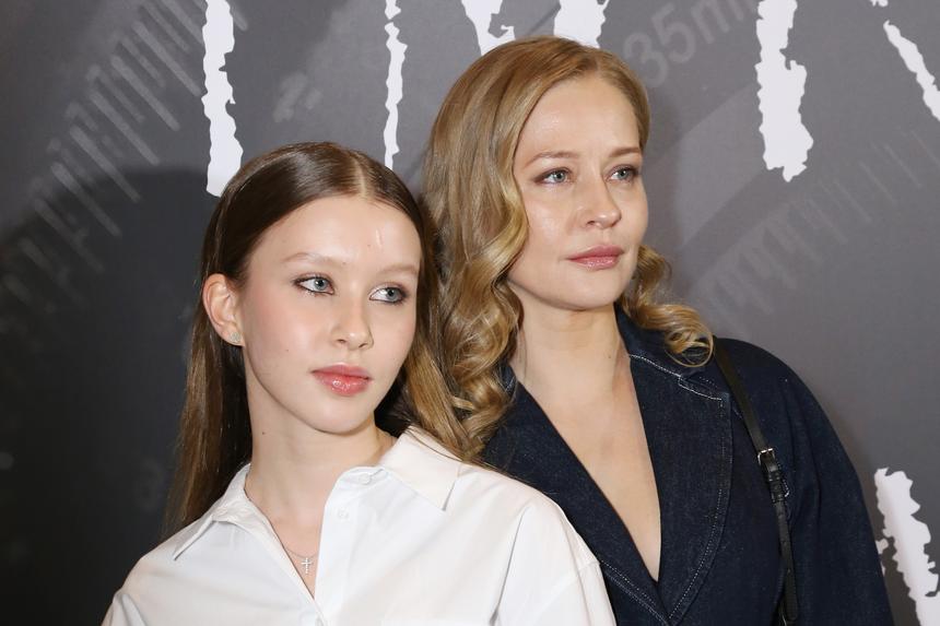 «Быть благодарной»: звезда «Слова пацана» Анна Пересильд рассказала о главном в жизни материнском совете