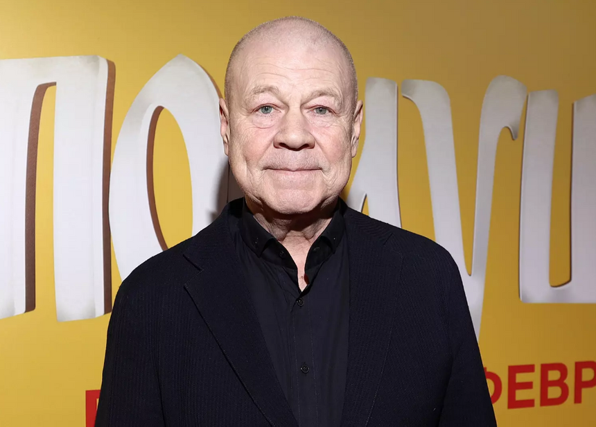 Актер Сергей Селин рассказал, что не может избавиться от привычки курить