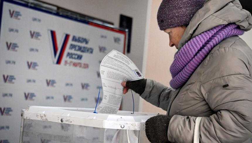 Чернила в урнах и липовые журналисты: сообщается о нарушениях на выборах