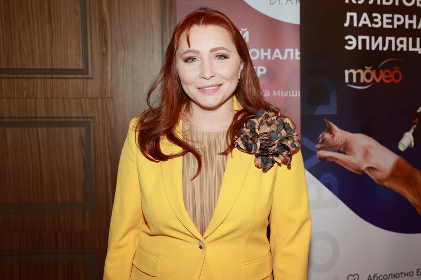 Поставил фонограмму: назван виновный в слезах певицы Спиридоновой на концерте Рубальской