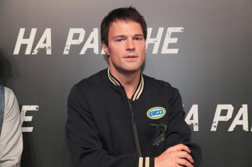 Данилу Козловского и Ксению Раппопорт удалили из титров «Летучего корабля»