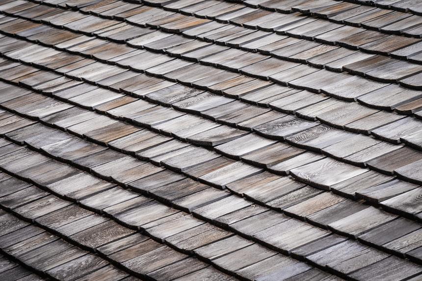 Внутри по-прежнему могут находиться люди: у здания Крокус Сити Холла начала рушиться кровля