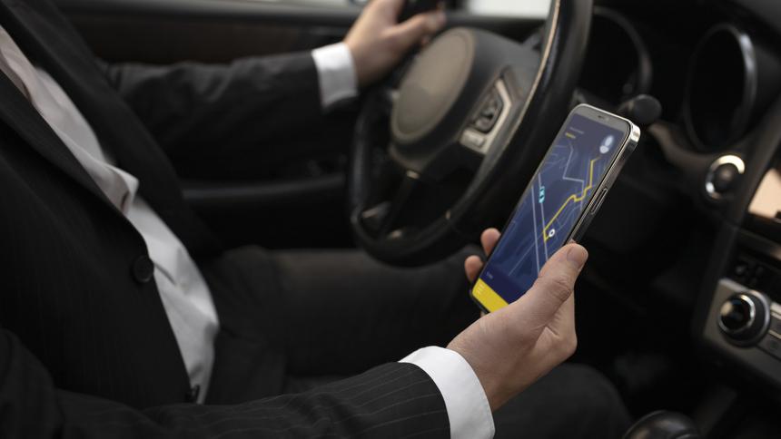 Полицейские поймали мошенника, который год обманывал таксистов со всей России