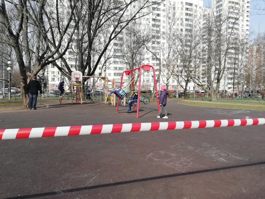 Умерла на месте: под Москвой первоклассницу раздавил бетонный забор