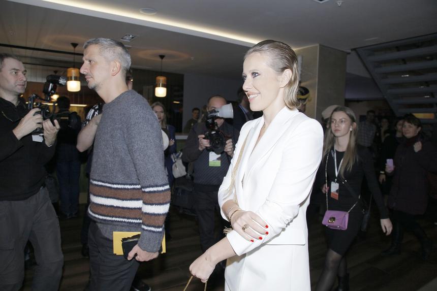 «Не хочу размахаек»: Ксения Собчак похудела и отказалась от широкой одежды