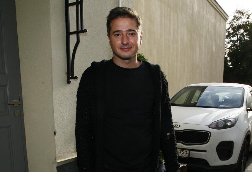 «В этом смысле не везет»: Иван Стебунов рассказал о постельных сценах в кино