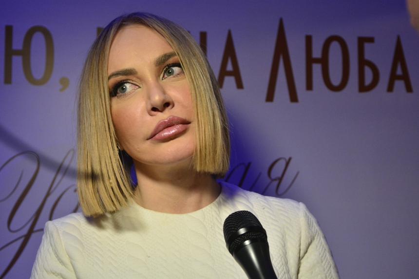 «Недолюбленные люди вот именно такие»: Маша Малиновская рассказала о буллинге и проблемах в семье