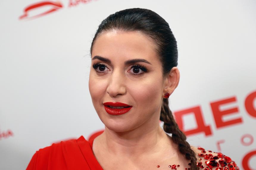 По самым скромным подсчетам: певица Жасмин потратила 10 млн рублей на свадьбу сына