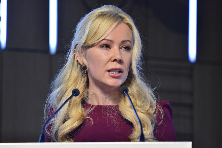 Известный режиссер предложил Мизулиной выпустить свою рэп-песню