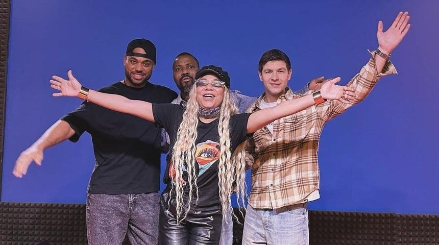 «Не ясно, как такое могло быть»: телефон умершей Либерж почти месяц принимал звонки