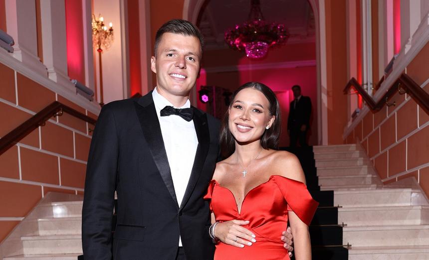 «Делаешь вид, что с ними проблем никогда не было»: откровения Лерчек об отношениях и налогах высмеяли в Сети