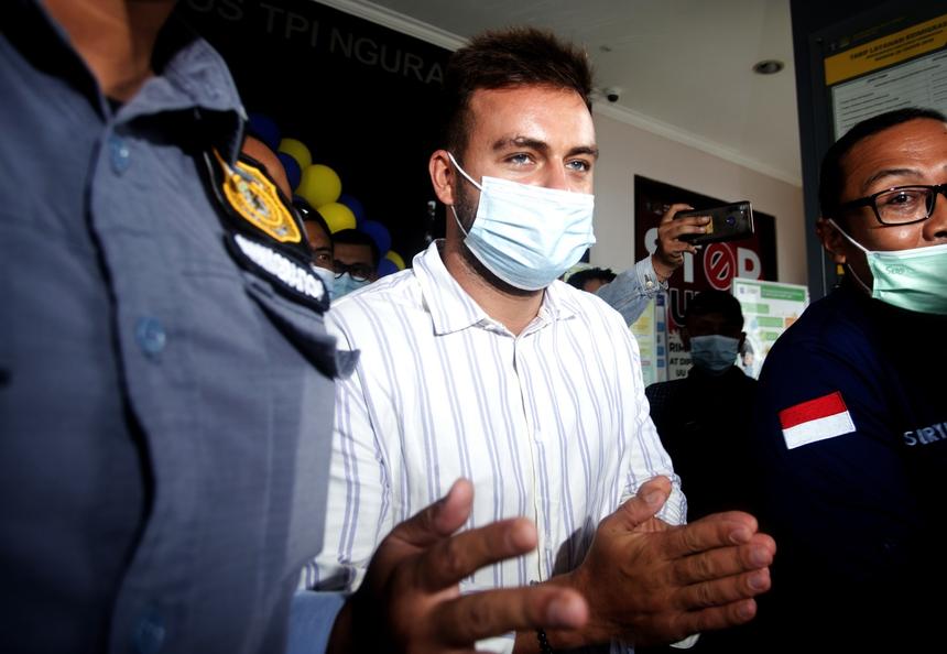 Бросивший сына в сугроб блогер Сергей Косенко вновь удивил подписчиков