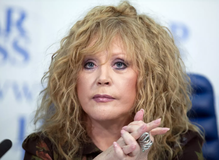 «Перестали быть интересны»: стало известно, почему с радиостанций пропала Пугачева и певцы-иноагенты