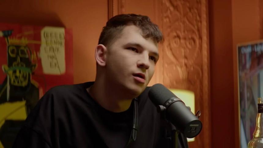 Музыкальный лейбл отказался от сотрудничества со сбежавшим из России Vacio