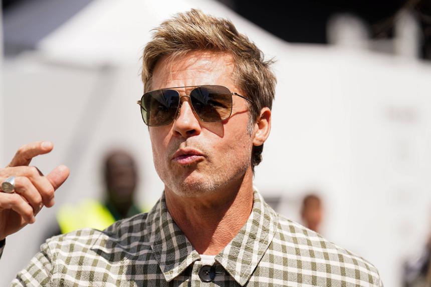 В деле Брэда Питта и Анджелины Джоли появился бассейн за почти 100 млн рублей