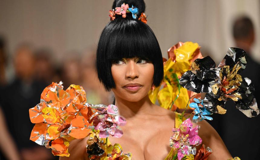 Взяла с собой легкие наркотики: рэпершу Ники Минаж арестовали в аэропорту