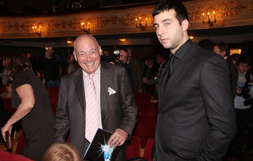 Владимир Познер оправдался за зарубежные концерты с Ургантом: никакой политики